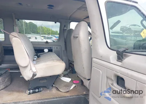 2002 Ford Econoline E350 Super Duty Wagon from USA, damaged, VIN 1FBSS31L72HA71329